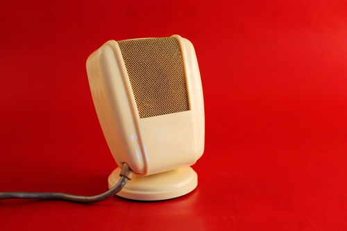 卸下耳机后扬声器依然没声音